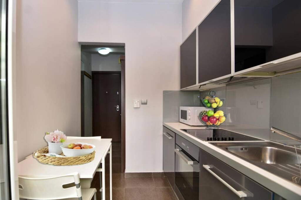 Modern Apartment In The Heart Of The City Лариса Екстер'єр фото